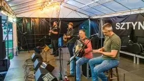 Zespół Formacja na deskach portu w Sztynorcie, czerwiec 2021 r. - zdjęcie 10