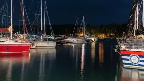 Nocne Mikołajki, Wioska Żeglarska i część promenady - zdjęcie 3