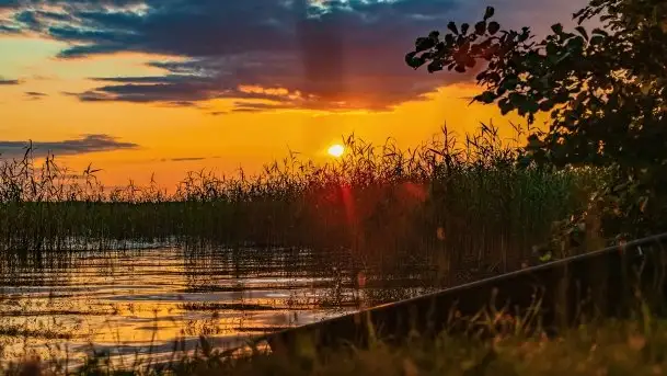 Zachód słońca nad jeziorem Dejguny, lipiec 2021 r.