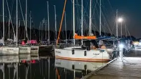 Kolory i klimat nocnego portu w Sztynorcie - zdjęcie 11