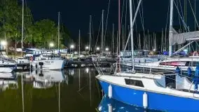 Kolory i klimat nocnego portu w Sztynorcie - zdjęcie 16