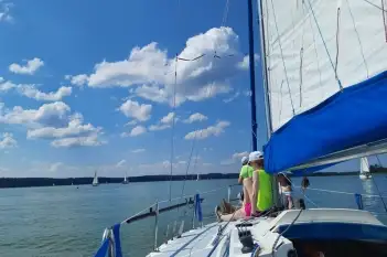 Rejsy jachtem żaglowym w Mikołajkach - zdjęcie 6