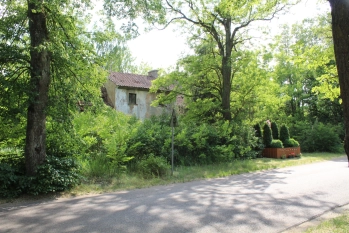 Nieduże poniemieckie siedlisko, 5 km od Karwicy i jeziora Nidzkiego - zdjęcie 4