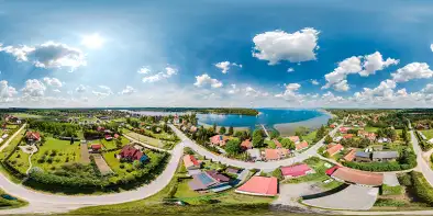 Centrum Rydzewa, jezioro Niegocin, maj 2022 r.