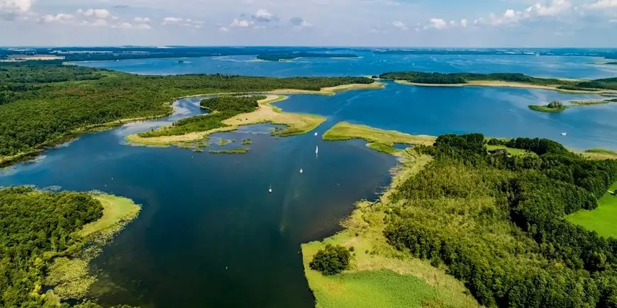 Jakie jeziora północnych Mazur widzisz na zdjęciu?